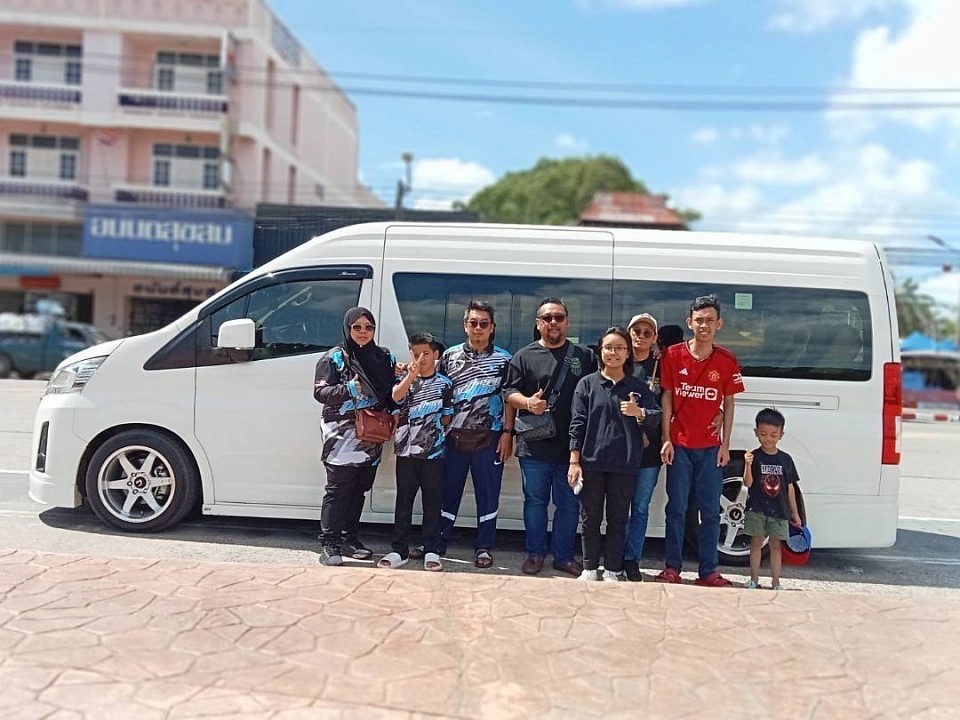 บริการรถตู้ VIP.เช่าเหมาพร้อมคนขับ นำเที่ยวในจังหวัดกระบี่และต่างจังหวัด บริการรถตู้ รับส่ง สนามบินกระบี่และทั่วไทย รถตู้ VIP 8 ที่นั่ง  10 ที่นั่ง ✅ติดต่อสอบถามได้ที่👇✅Line iD vanvipkrabi0458 ✅Line📲0848626639 ✅Tel📞0848626639 พี่บังลี ☎️โทร 095-4735221 พี่บังลี 👉 WhatsApp+66848626639 👉ใบอนุญาตเลขที่ 33/10642